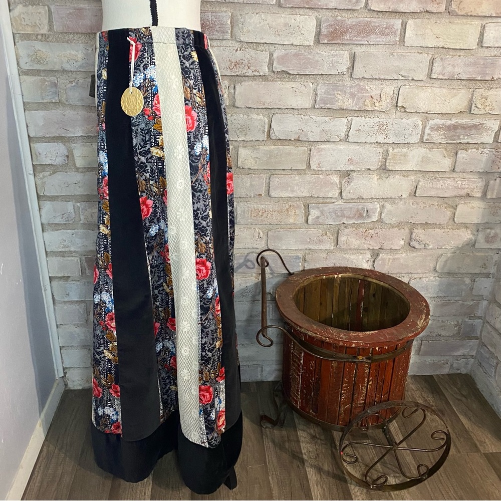 Vintage Chessa Davis BoHo Skirt with Bell - Picture 11 of 14